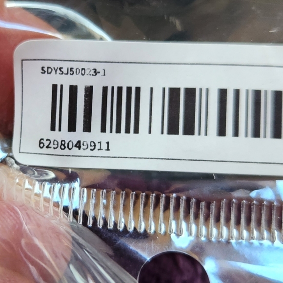 3D Green Biting Dinasour Earrings Biting Animal Earrings NWT - Picture 8 of 8